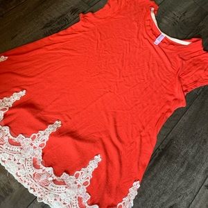 Tunic style xhilaration short sleeve shirt